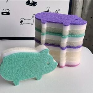 Pig-Shaped Sponges